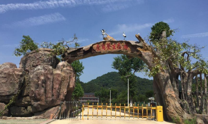 定制景区不锈钢雕塑不能忽视的几个方面